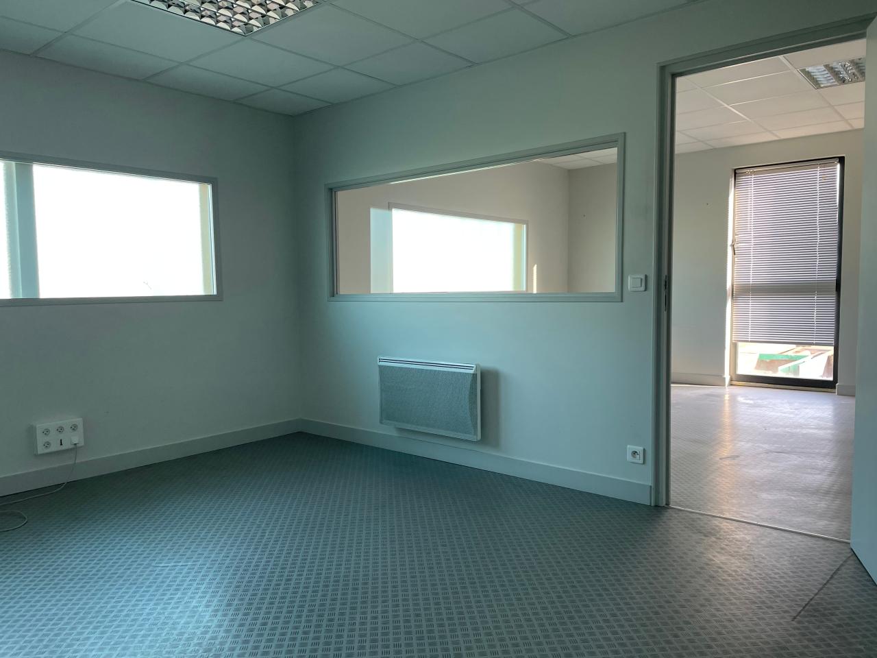 Local d'activité Bouaye 334m² Location local d'activité Bouaye Loire-Atlantique OLACT2428224 12